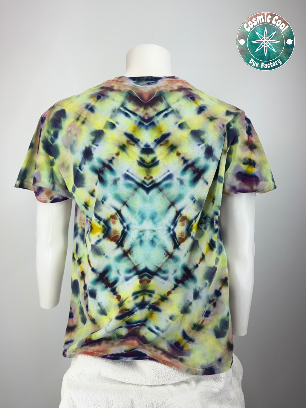 Short Sleeve Cosmic Ice Dye Tee Shirt 100% Cotton (Size XL)