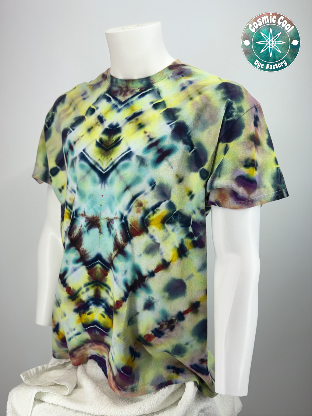 Short Sleeve Cosmic Ice Dye Tee Shirt 100% Cotton (Size XL)