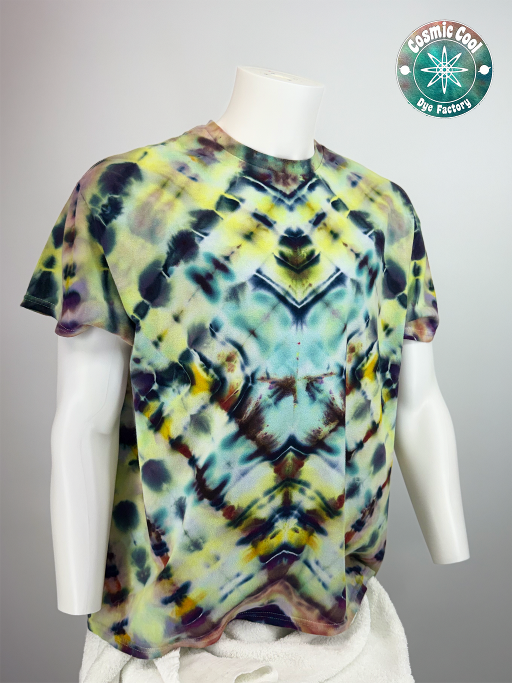 Short Sleeve Cosmic Ice Dye Tee Shirt 100% Cotton (Size XL)