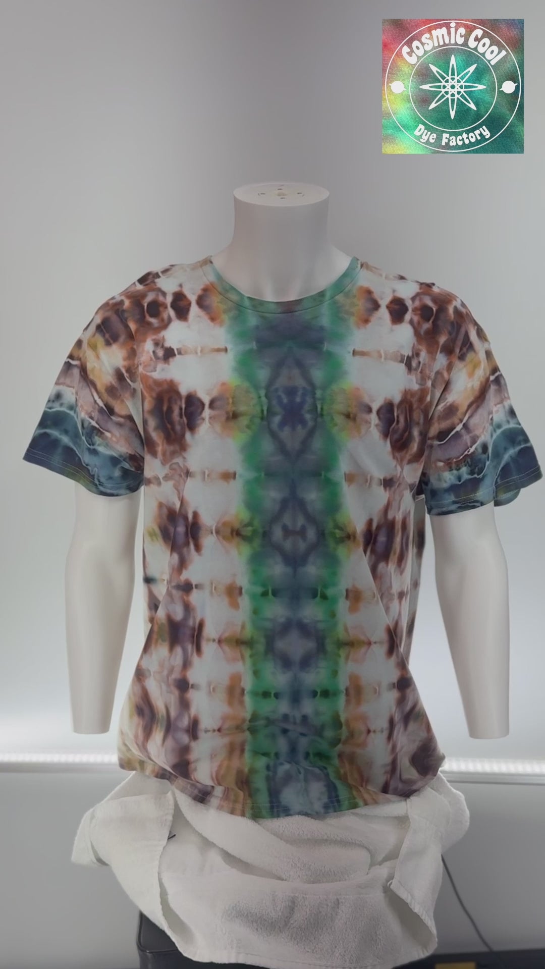 Short Sleeve Cosmic Ice Dye Tee Shirt 100% Cotton (Size XL)