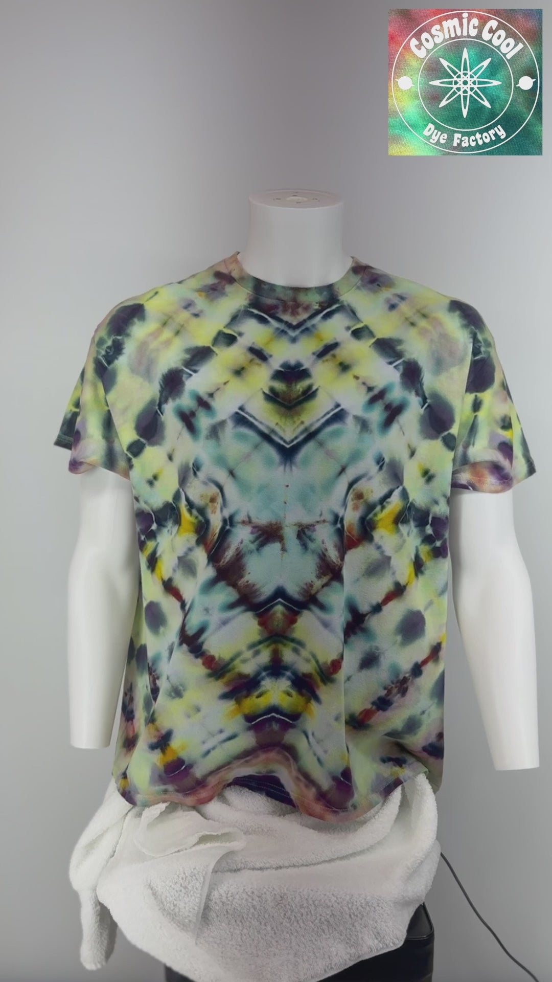 Short Sleeve Cosmic Ice Dye Tee Shirt 100% Cotton (Size XL)
